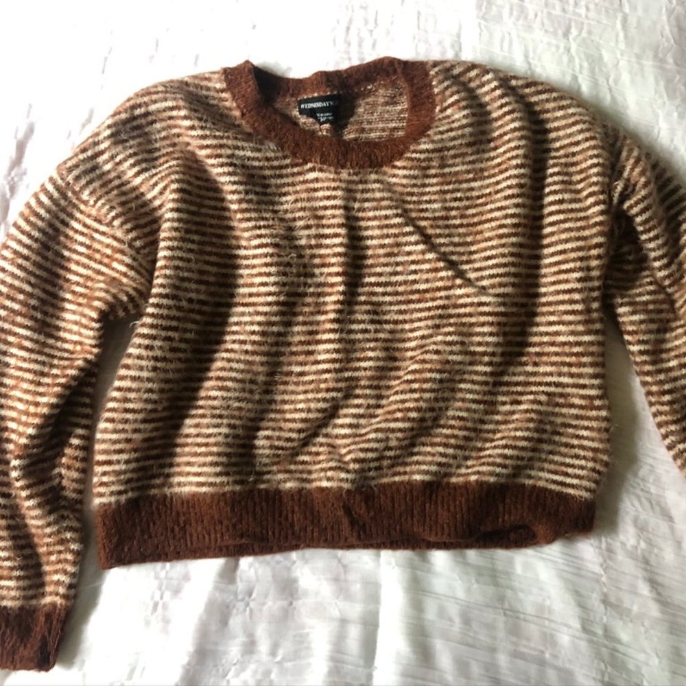 NWOT Super Soft Cropped Striped Sweater